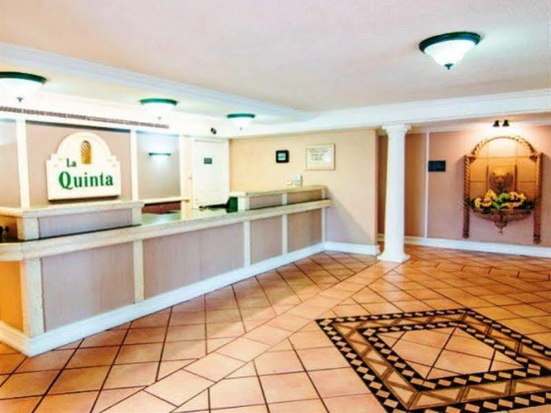 La Quinta Inn By Wyndham Indianapolis Airport Lynhurst Екстер'єр фото